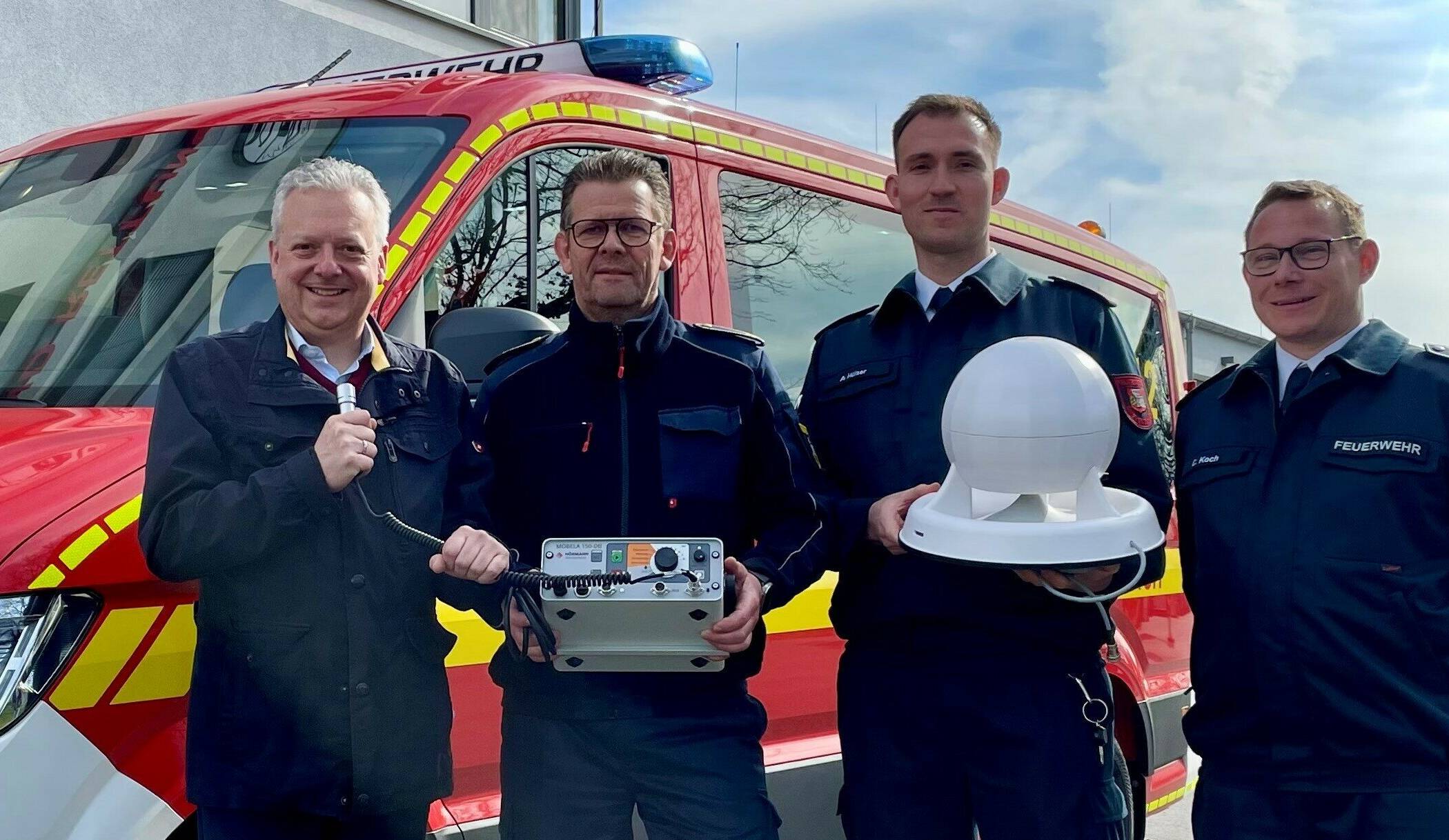 Von links: Ordnungsdezernent Arno Jansen, Feuerwehr-Chef
